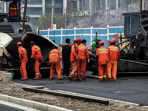 贵州拆迁征地补偿律师-修路涉及占用百姓土地的问题如何补偿
