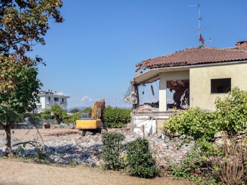 【胜诉故事】养殖场被认定违建责令拆除，冠领律师代理委托人维权确认限拆通知无效-1