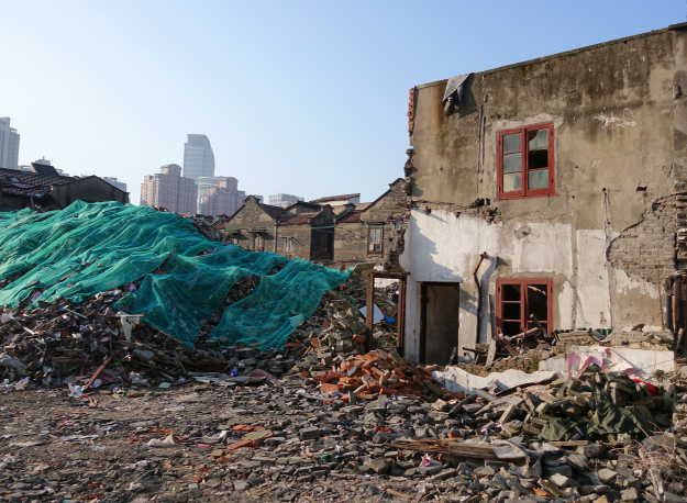 【简讯】冠领律师代理福建龙岩两次被驳回的确认强拆违法案再审胜诉-图1